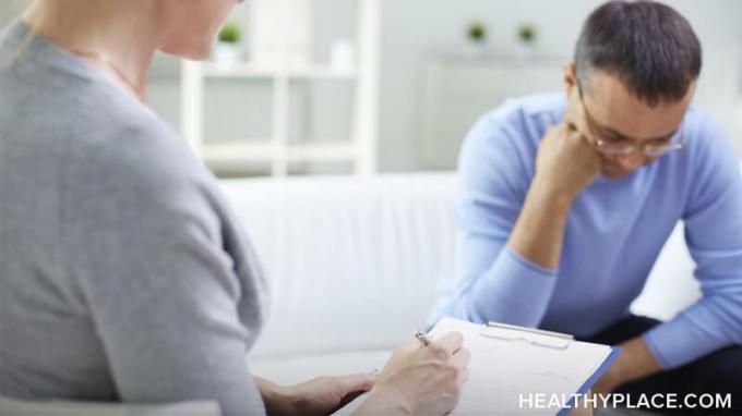 Angstterapi er noget at overveje, når du kæmper med angst. Lær fem fordele ved rådgivning til angst for at hjælpe dig med at komme videre på HealthyPlace. 